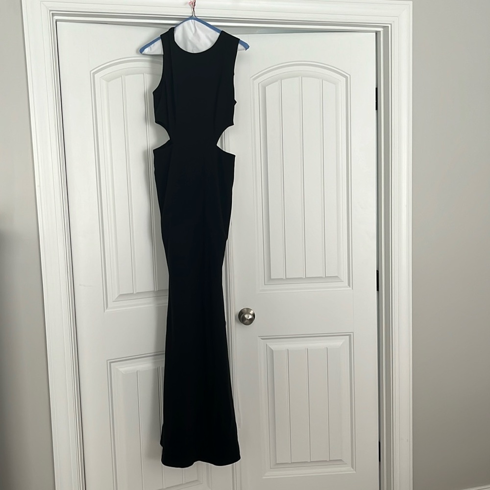 Lulu’s side cutout dress
